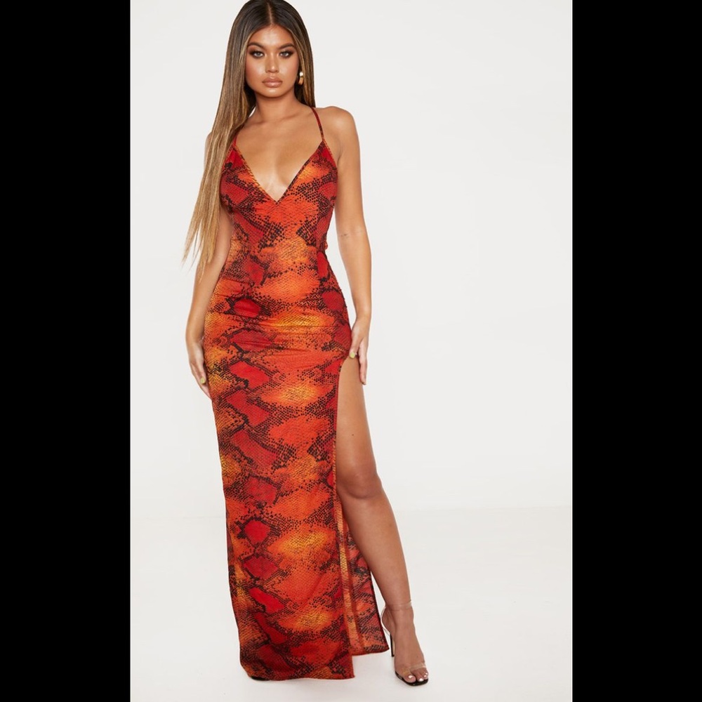 PRETTYLITTLETHING Orange Snakeprint SlitMaxi Dress - Picture 4 of 8